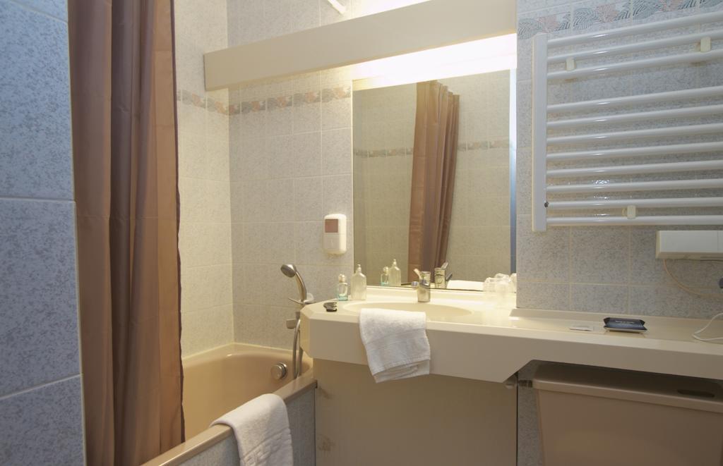 Hotel Sully Nogent-le-Rotrou Cameră foto