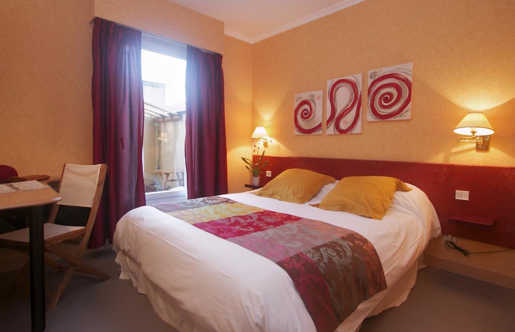 Hotel Sully Nogent-le-Rotrou Cameră foto